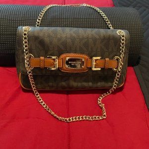 MK shoulder bag w/wallet